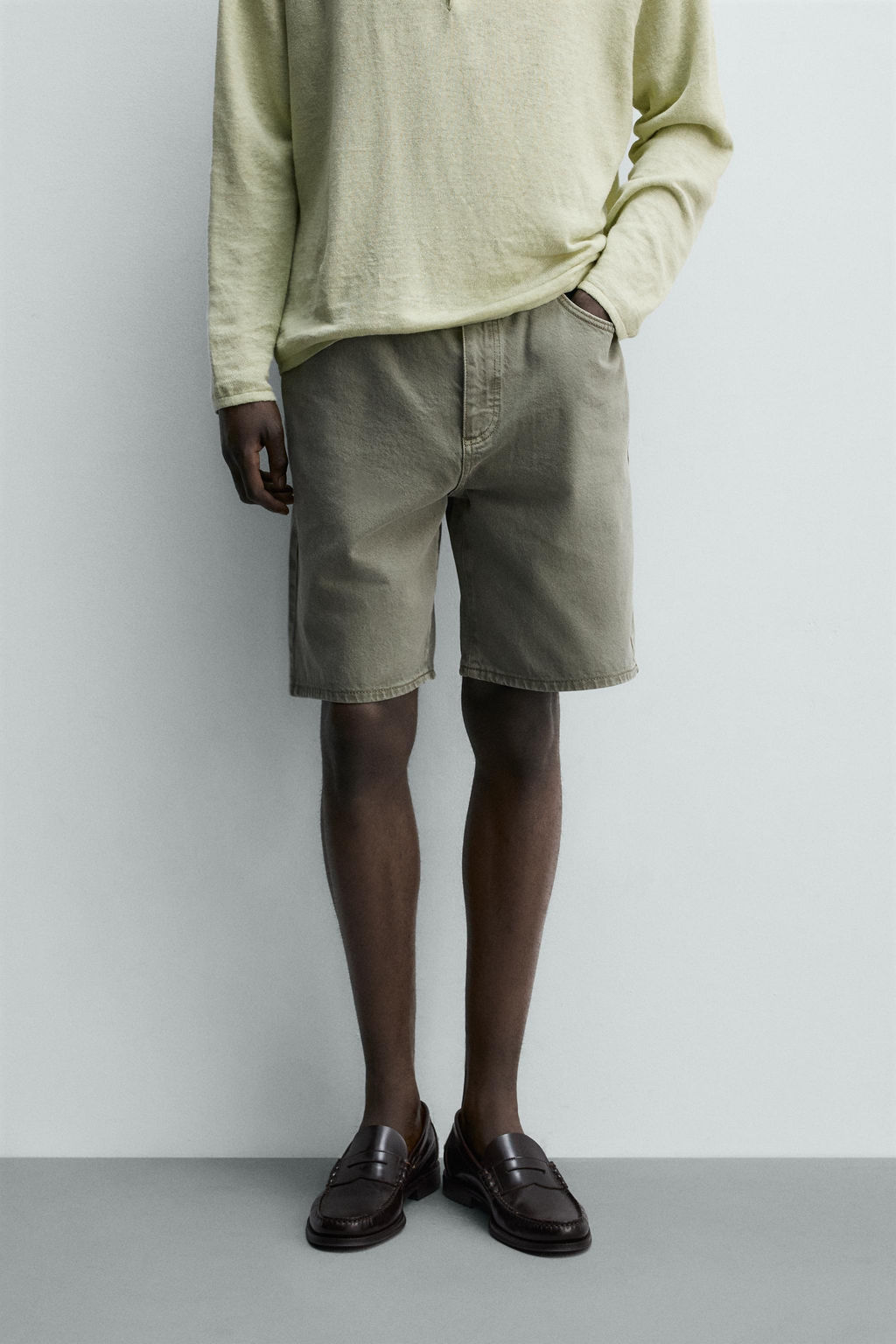BERMUDA DENIM REGULAR FIT / Verde gris