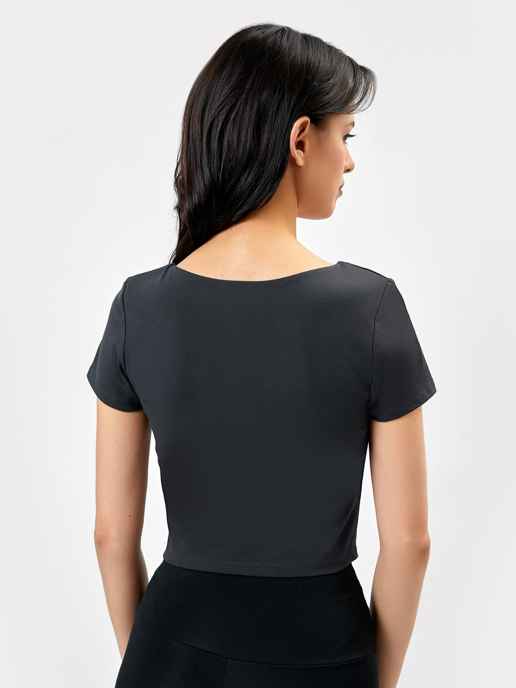 Топ женский спортивный с короткими рукавами в графитовом оттенке, с надписью графит +печать 302771 - Mark formelle фото 3
