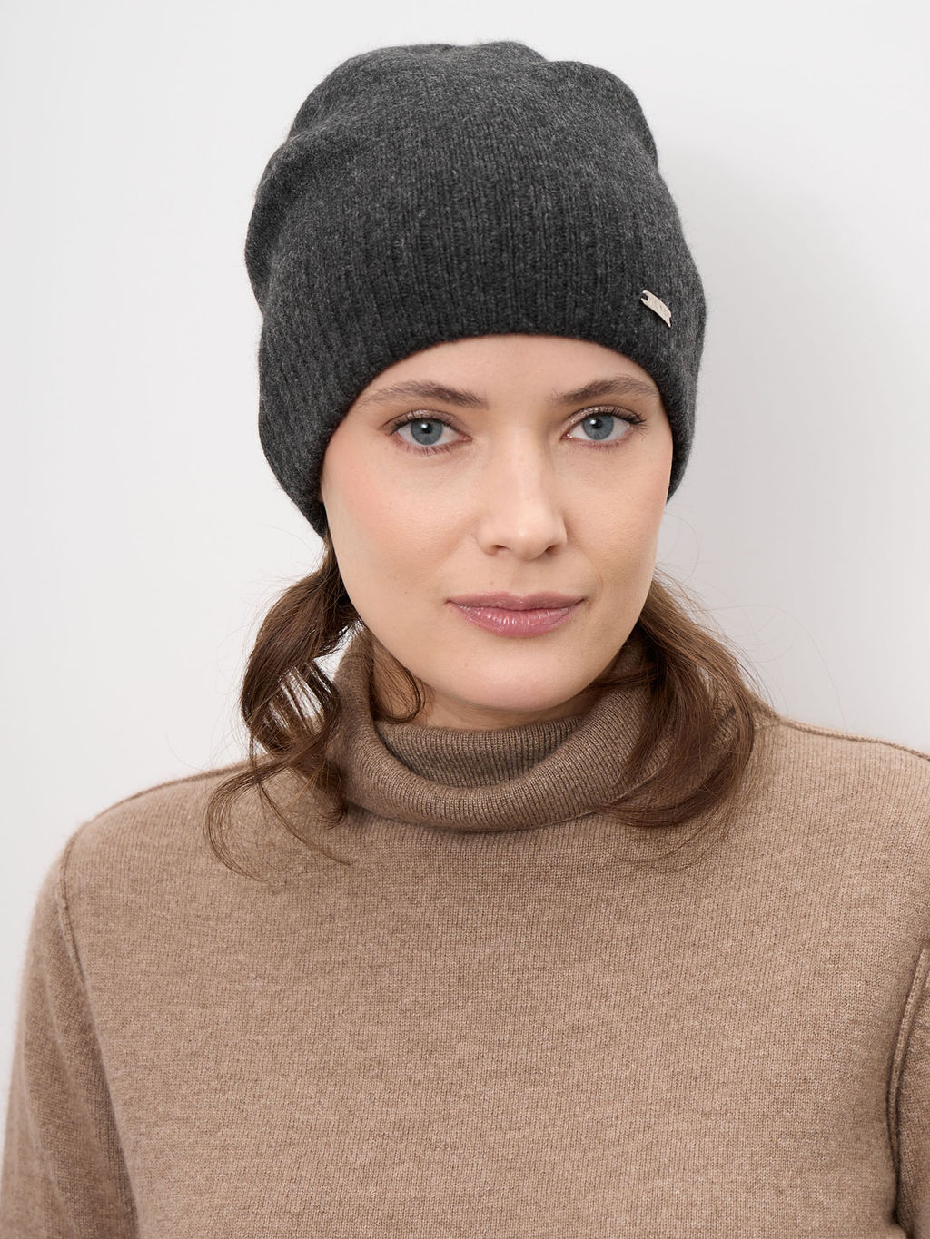 Шапка из кашемира 04286 графит