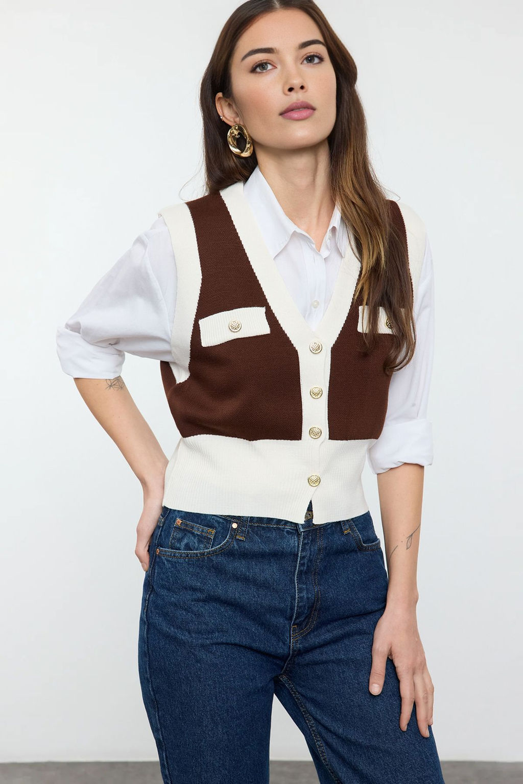 TRENDYOLMILLA Ekru Cep Detayl? V Yaka Fitted Yelek TWOAW25YE00029  фото 11