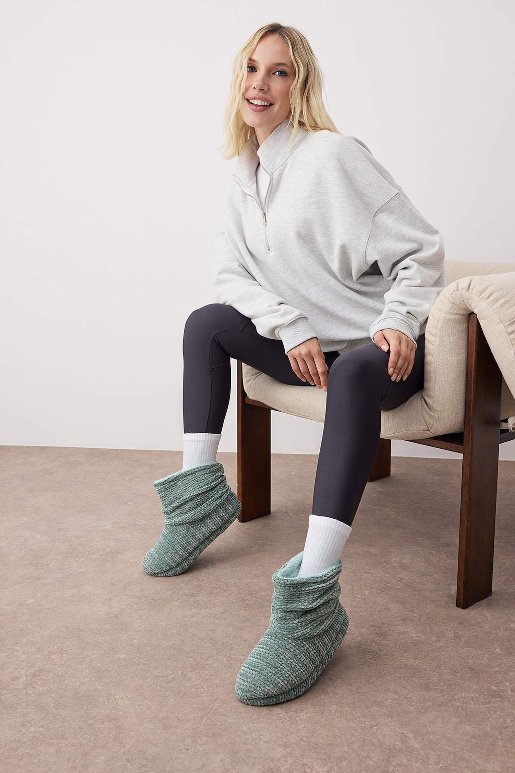 Yesil Pelus Kad?n Panduf Ev Botu TAKAW26ER00013