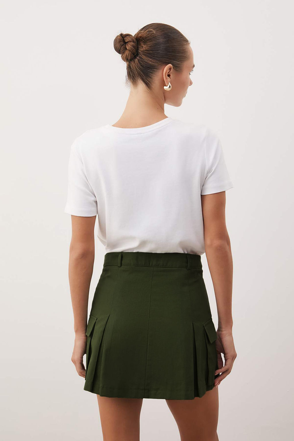 Haki Kargo Cepli Dokuma Etek Gorunumlu Sort TWOSS23SR00041