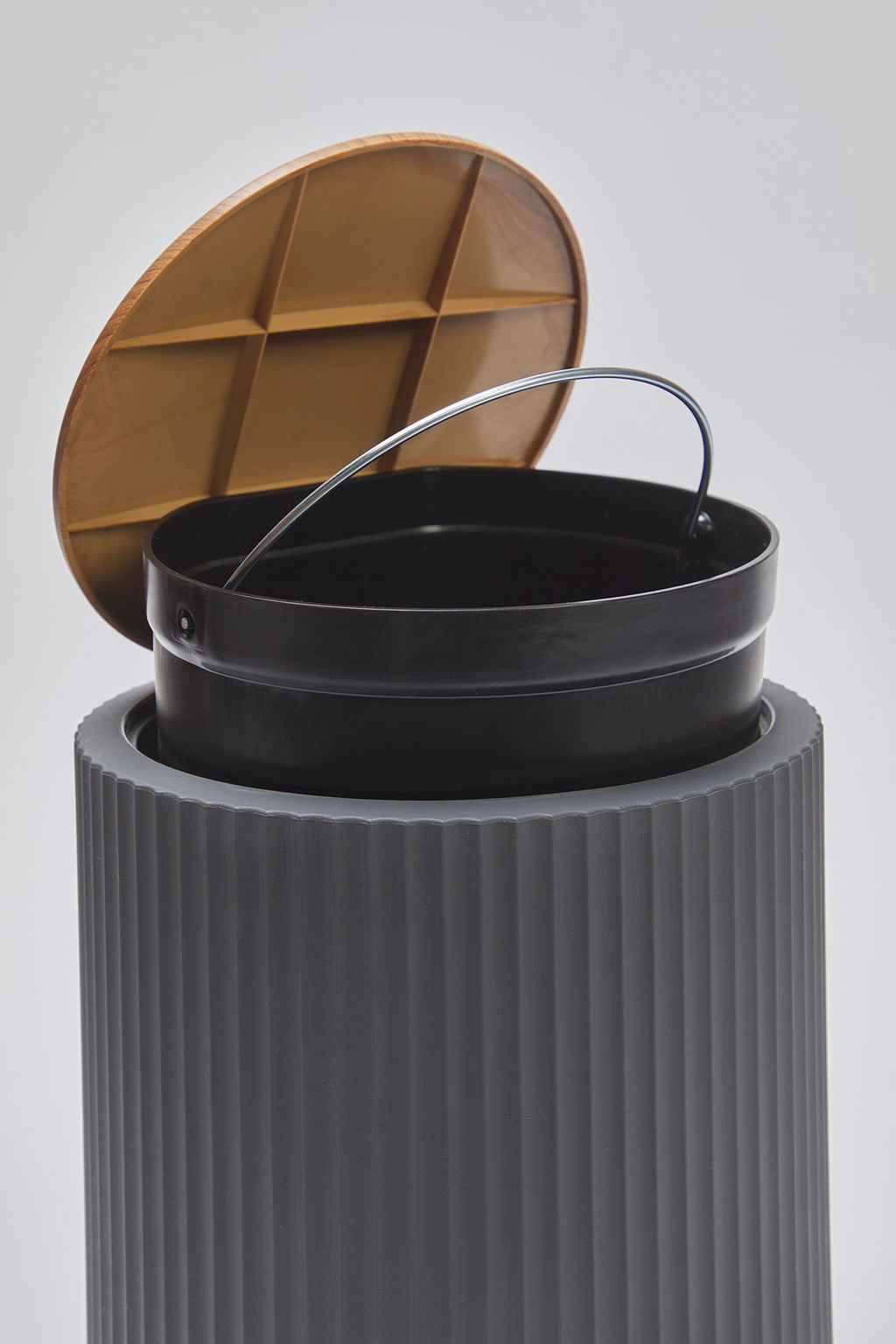 Trendyolmilla Home 2li Plastik Ahsap Gorunum Detayl? Cop Kovas? ve F?rca Banyo Seti TPHSS25BST00004 фото 4