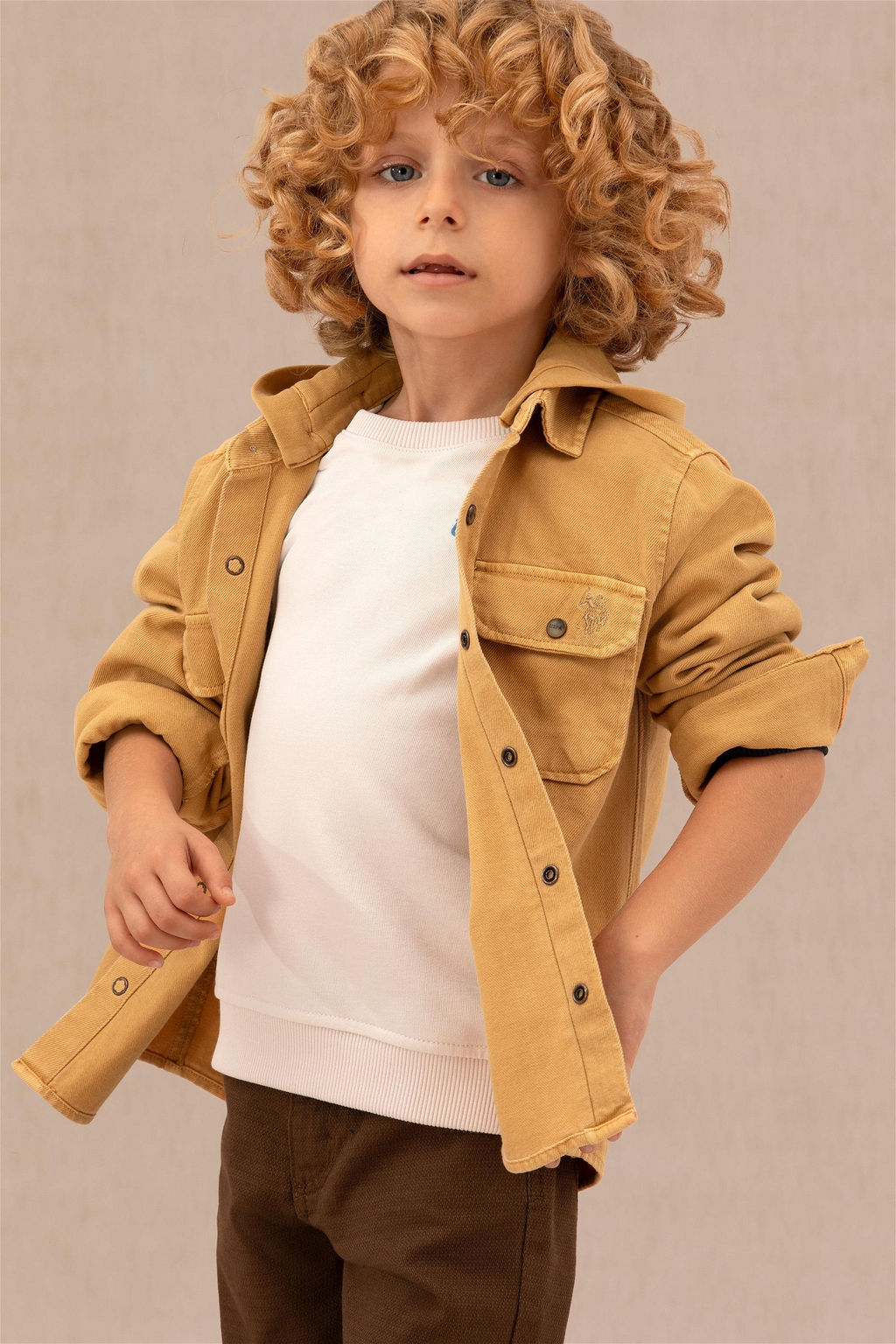 Рубашка песочного цвета с длинными рукавами и капюшоном для мальчика - U.s. polo assn фото 5