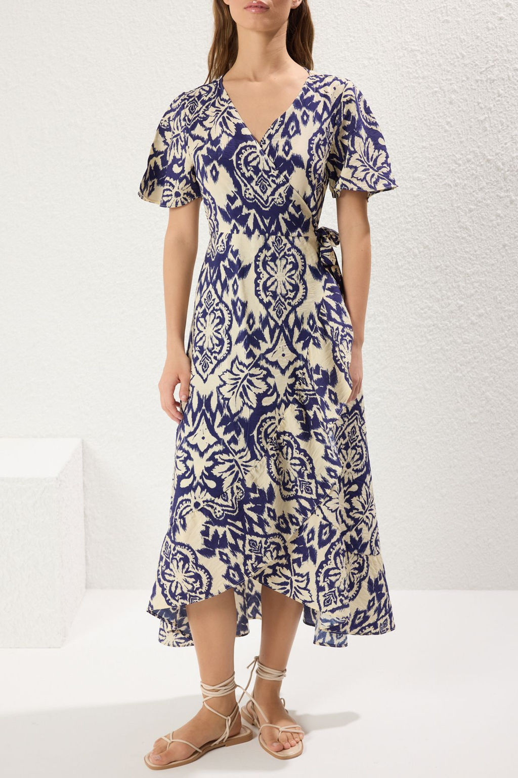 Lacivert Kusakl? Sal Desenli Anvelop Kapamal? Midi Dokuma Elbise TWOSS25EL00141