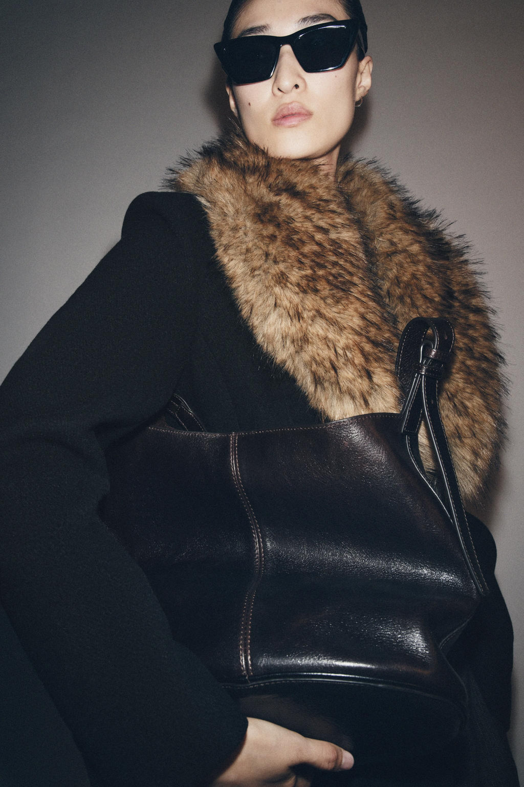 WOOL COAT WITH FAUX FUR COLLAR ZW COLLECTION - Zara фото 3