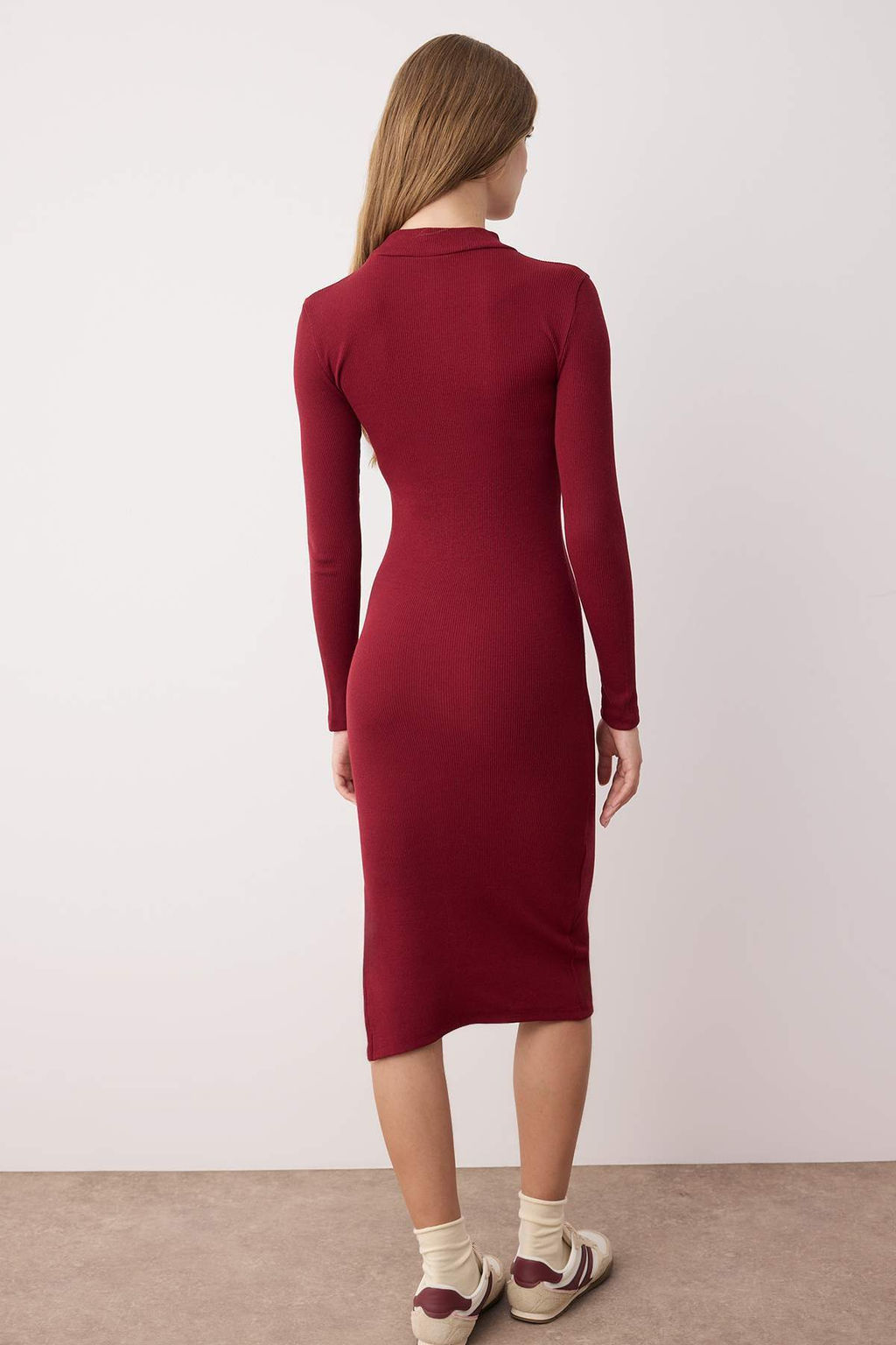 Bordo Vucuda Oturan Y?rtmacl? Bisiklet Yaka Midi Fitilli Esnek Orme Kalem Elbise TWOAW21EL0135