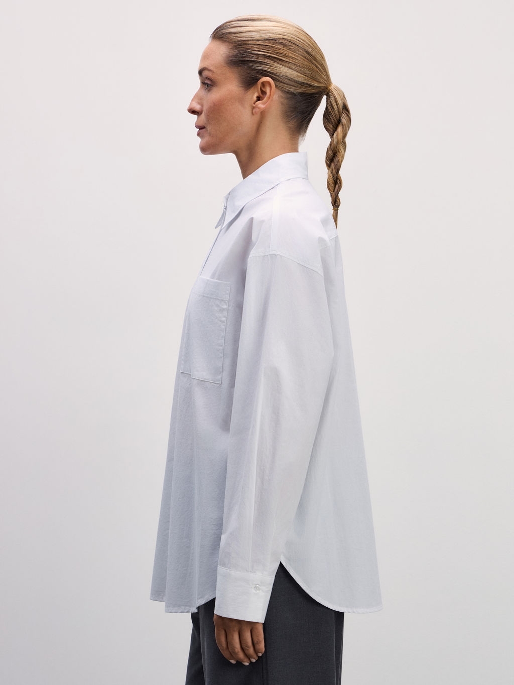 Рубашка оверсайз из хлопка с карманом / Zarina фото 4