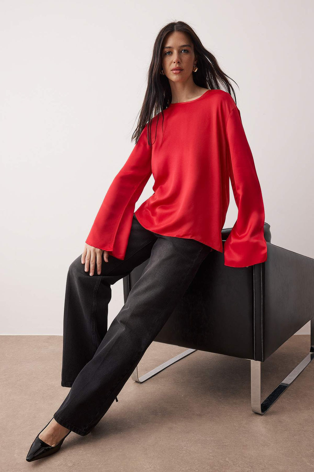 K?rm?z? Rahat Kal?p Arka Yakas? Baglama Detayl? Saten Dokuma Bluz TWOAW26BZ00337 - Trendyolmilla фото 2