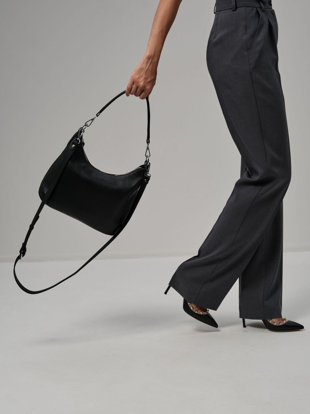 Сумка кожаная на плечо Azaro 3405 черная