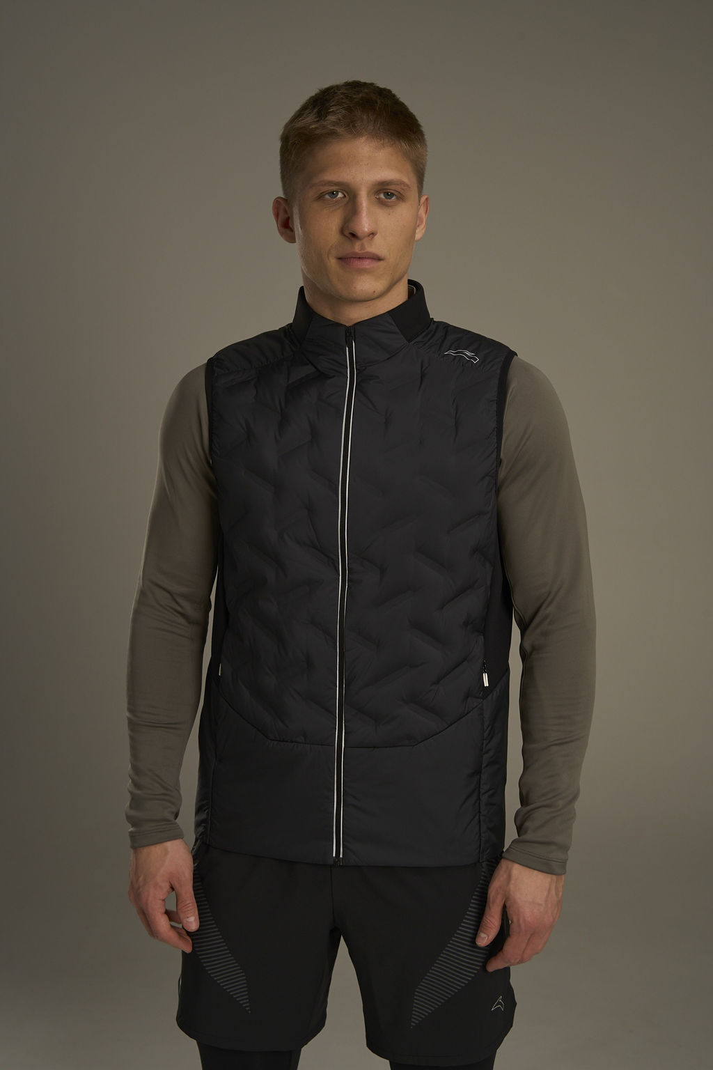 Жилет утепленный комбинированный Черный ANTA RUNNING Fleece Vest