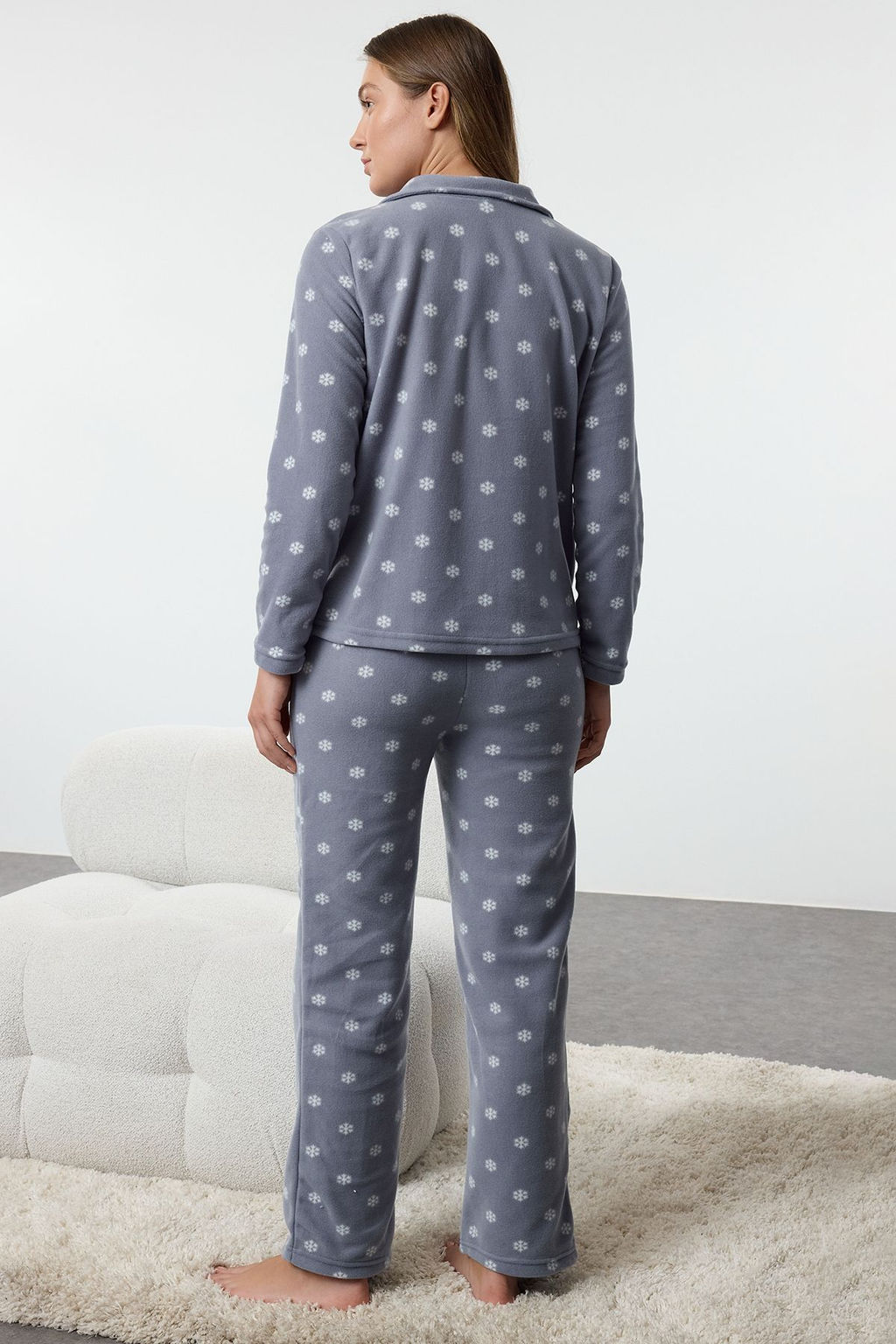 Trendyolmilla Gri K?s Temal? Cepli Polar K?sl?k Orme Pijama Tak?m? THMAW25PT00071  фото 10