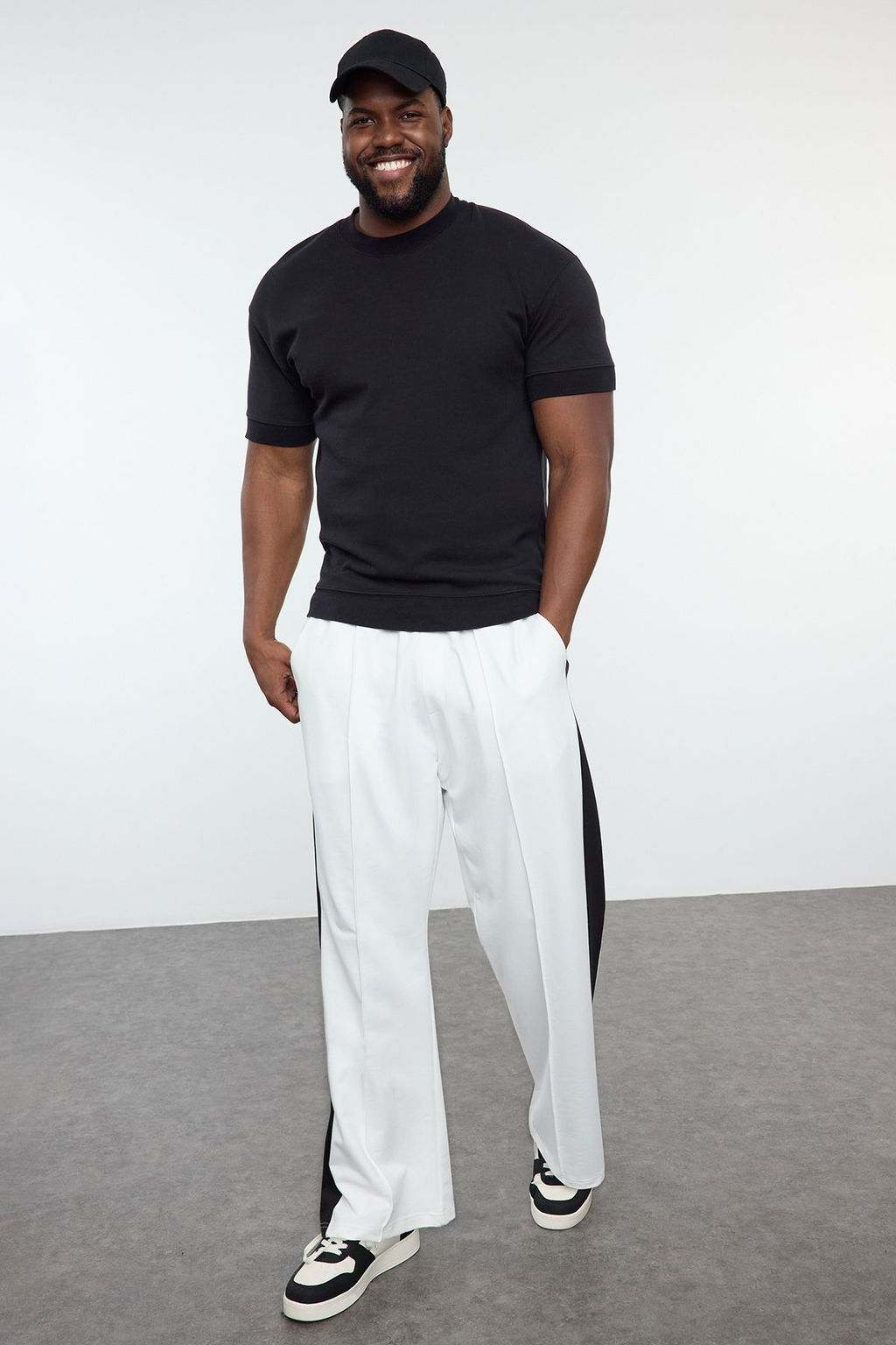 TRENDYOL MAN Siyah Wide Leg Renk Bloklu Buyuk Beden Esofman Alt? TMNAW25AJ00005 - Trendyolmilla фото 2