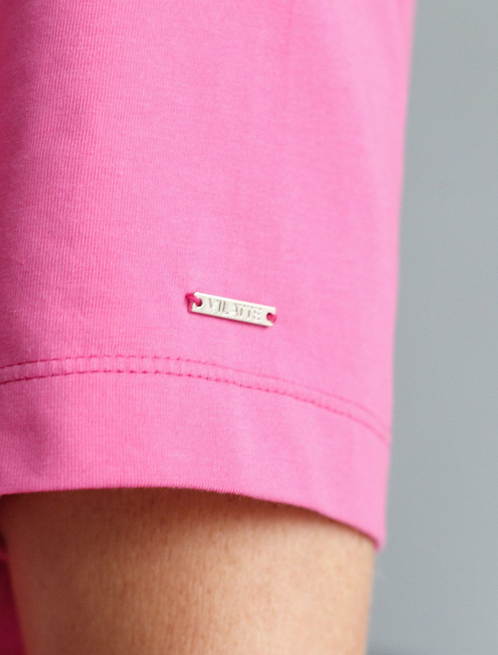 D49.096 Футболка женская розовая фуксия