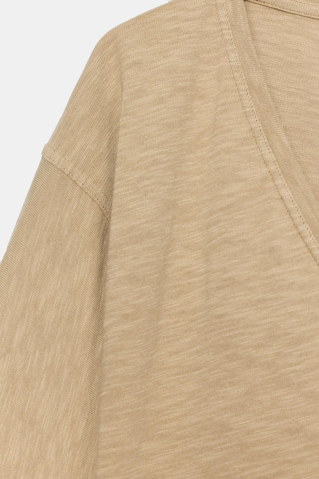 CAMISETA ESCOTE PICO / Tostado - Zara фото 7