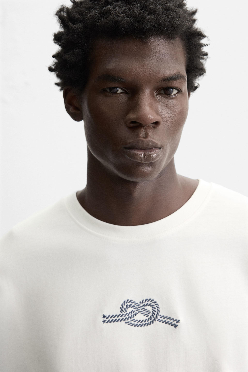 T-SHIRT WITH COMBINED EMBROIDERY - Zara фото 5