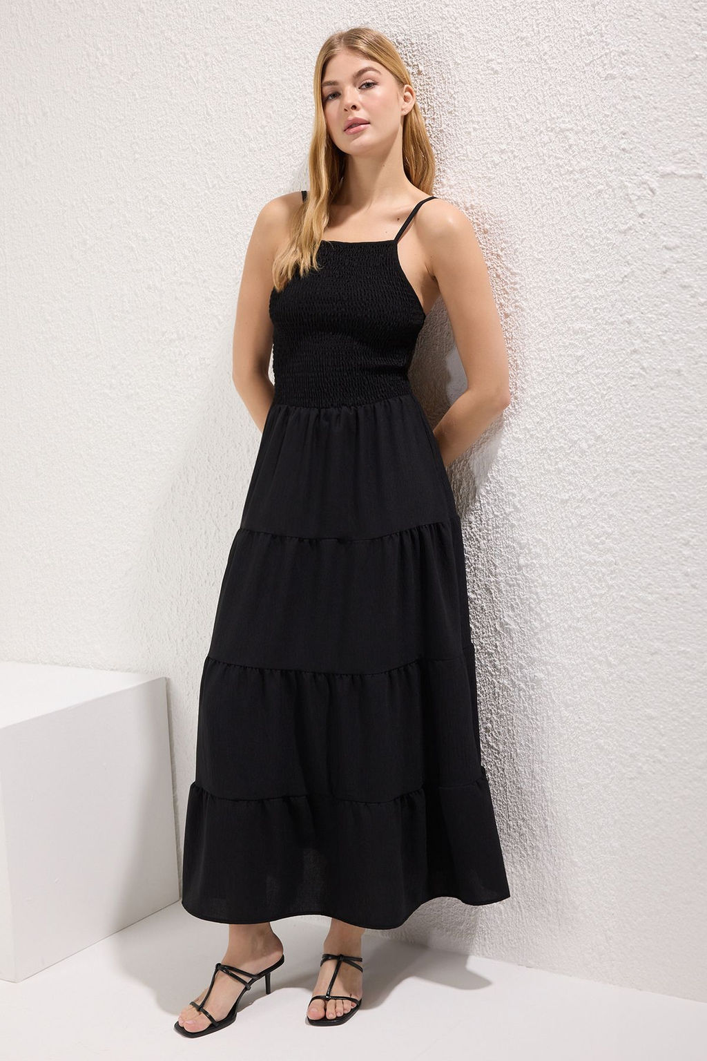 TRENDYOLMILLA Haki Duz Etegi Belden Ac?lan Gipeli Maxi Dokuma Elbise TWOSS25EL00586 фото 2