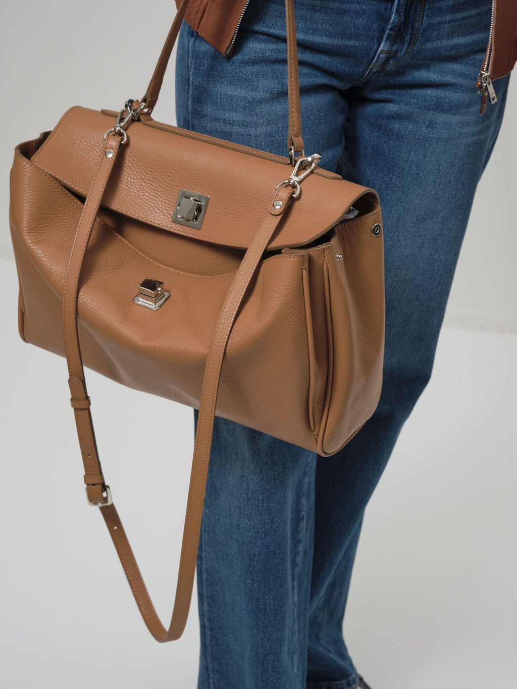 Сумка Barbara DBR 31105 коричневый лист фото 4