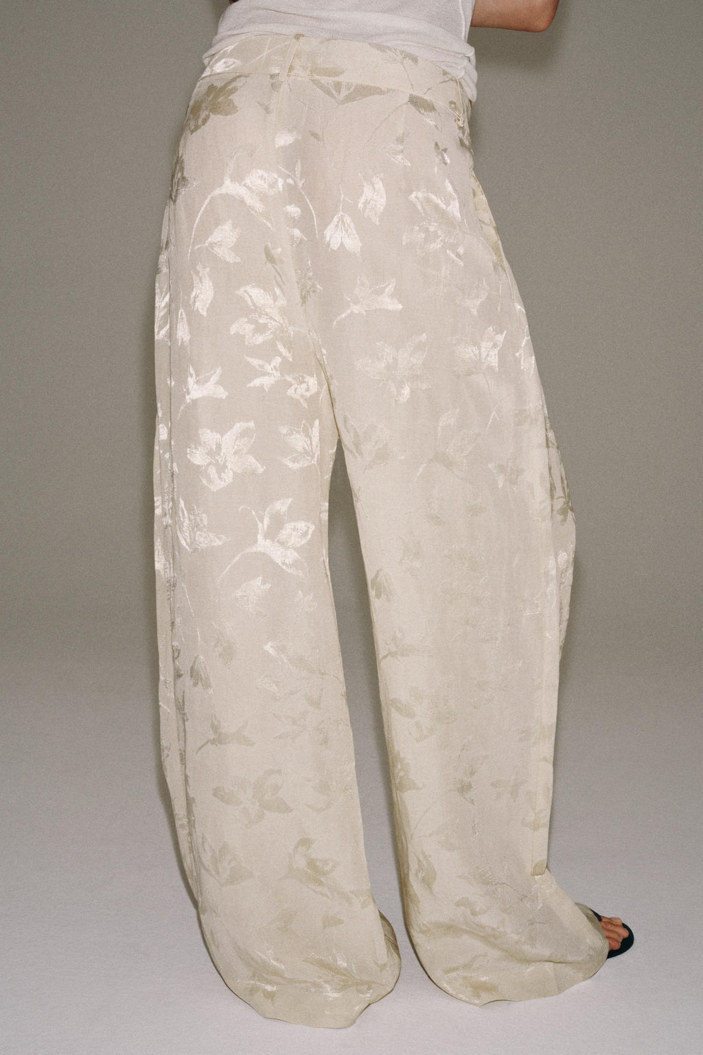 PANTAL?N CON LINO JACQUARD ZW COLLECTION / Crudo - Zara фото 3