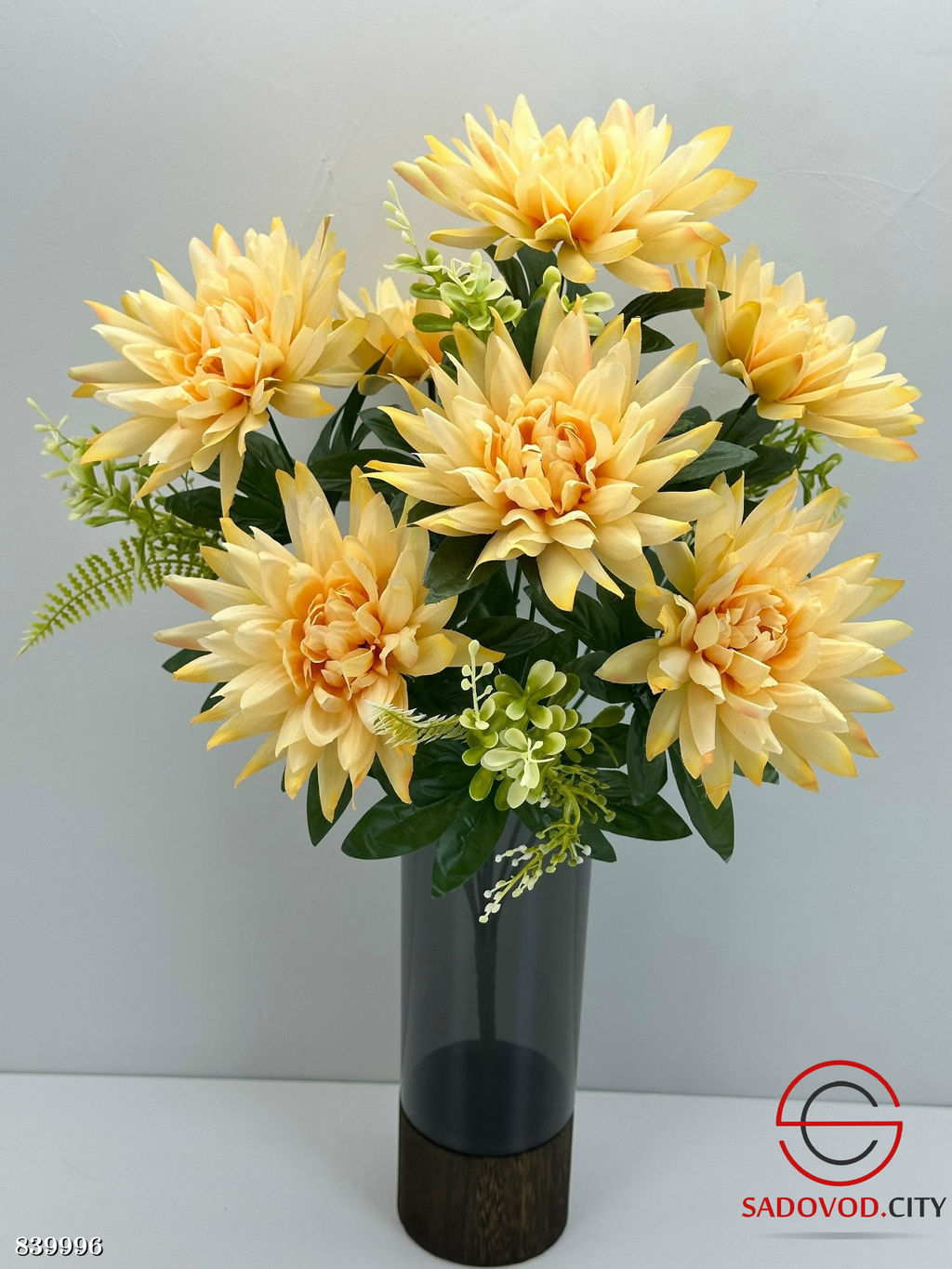 Искусственные цветы, 65 см.