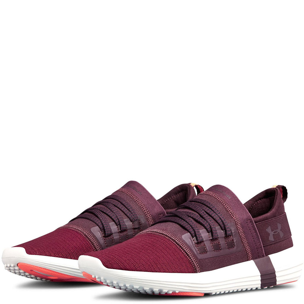 Кроссовки женские