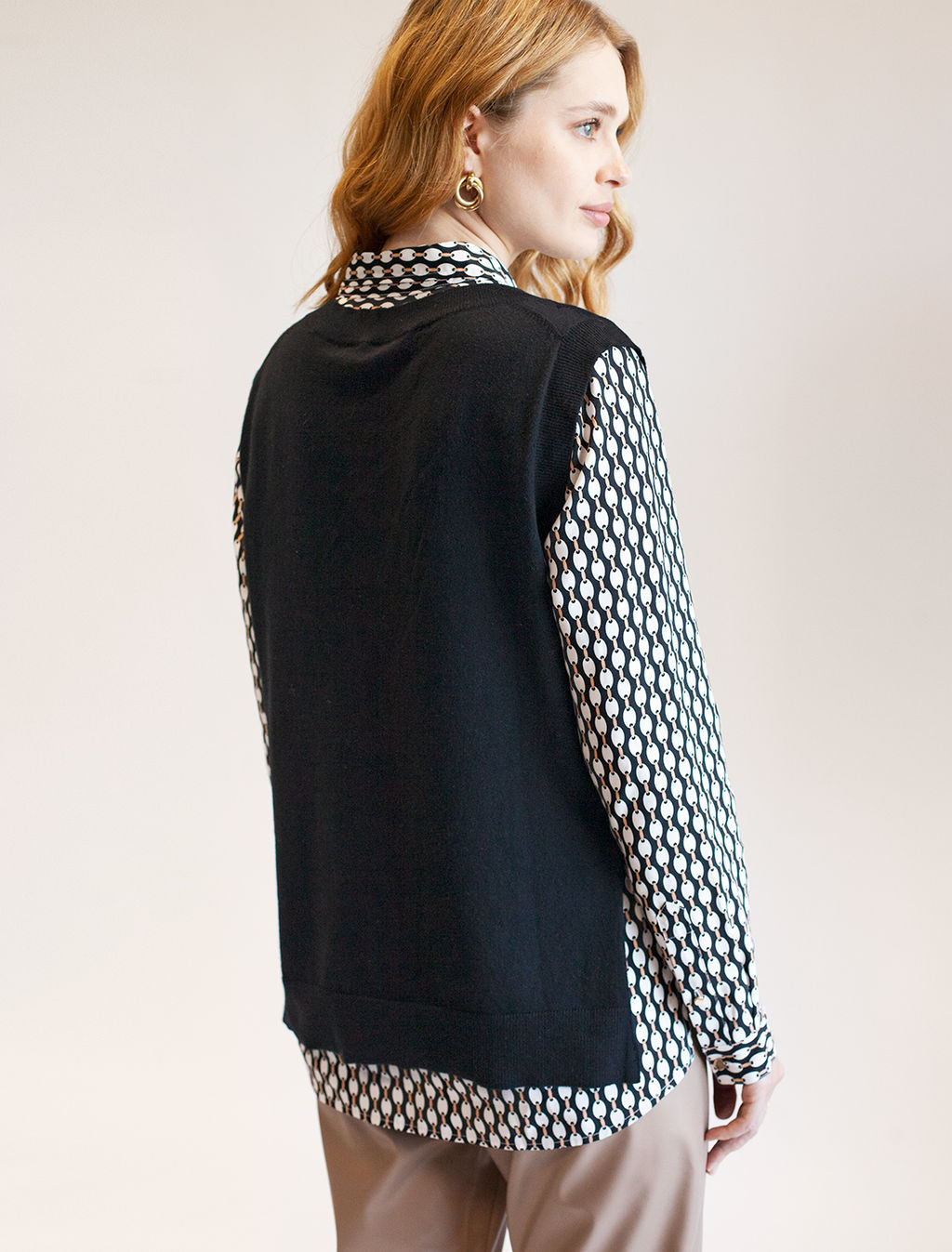 Жилет тонкой вязки из хлопка с нейлоном - Vilatte фото 3