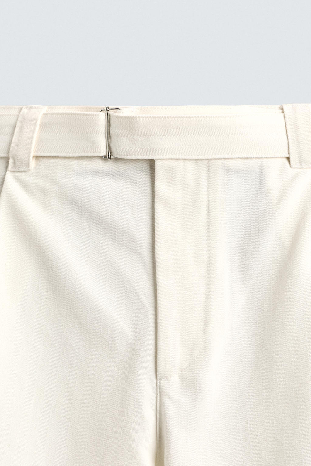 BERMUDA RELAXED FIT PLIEGUES CINTUR?N / Blanco roto