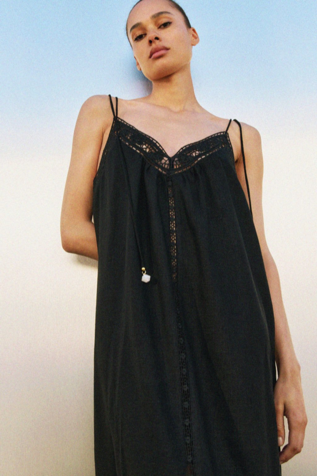 Vestido con bordado ingl?s y tirantes de lazo - H&m фото 4