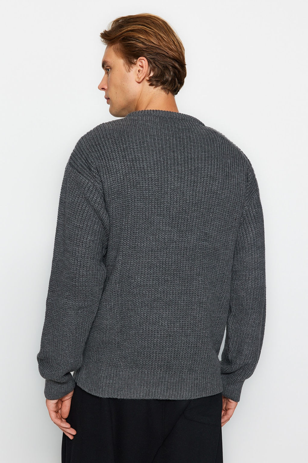 Antrasit Oversize Fit Genis Kal?p Bisiklet Yaka Basic Triko Kazak TMNAW23KZ00189