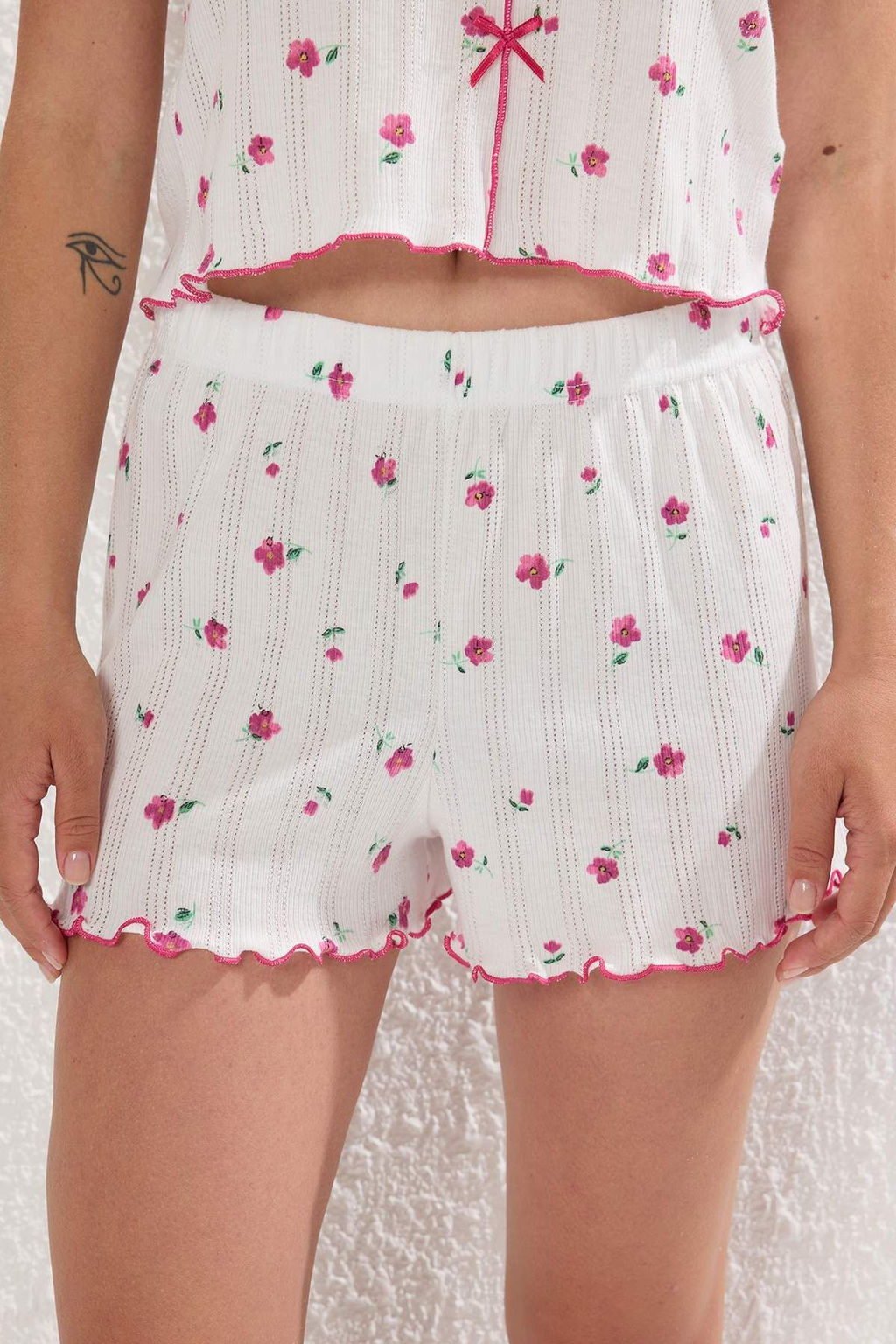 Trendyolmilla Beyaz %100 Pamuklu Cicekli Kurdele/Fiyonklu Fitilli Orme Pijama Tak?m? THMSS25PT00434 фото 9