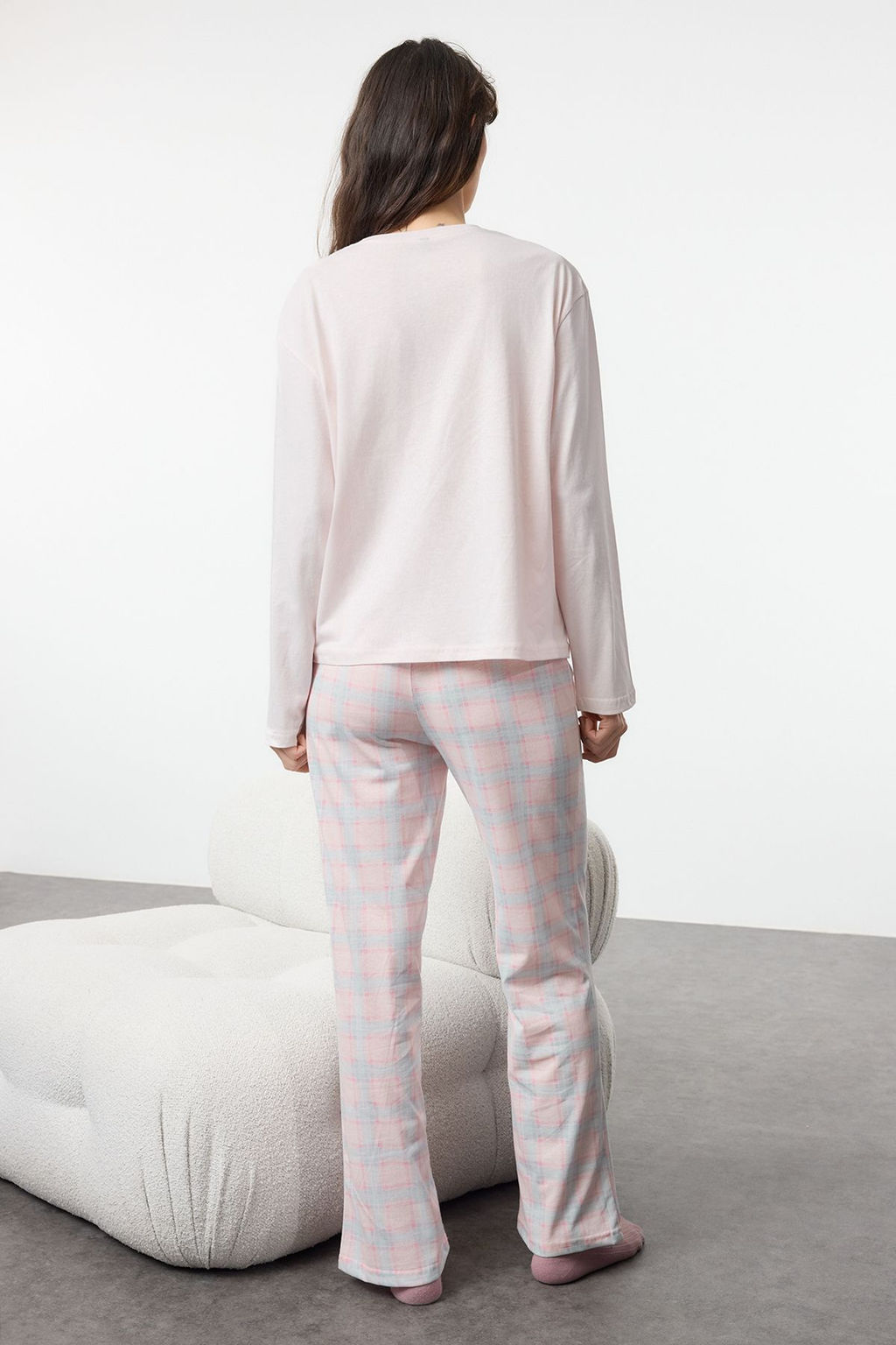 Trendyolmilla Pembe-Cok Renkli Pamuklu Ekoseli Uyku Bantl? Orme Pijama Tak?m? THMAW25PT00181  фото 10