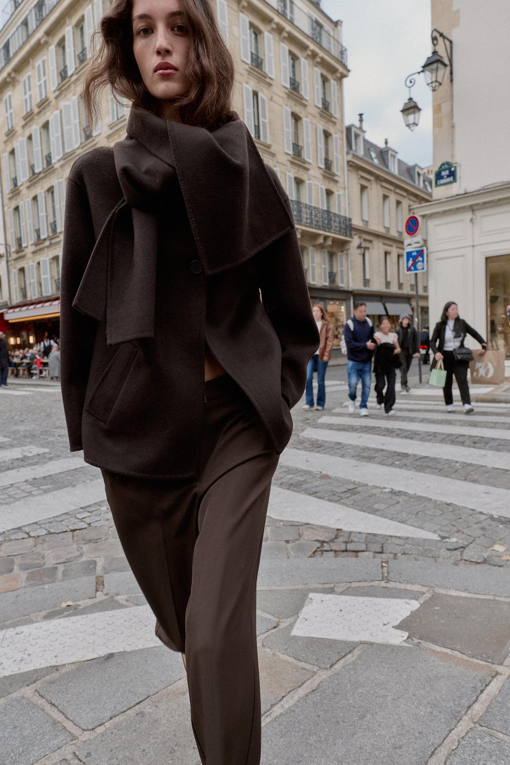 SHORT WOOL COAT WITH SCARF - Zara фото 2