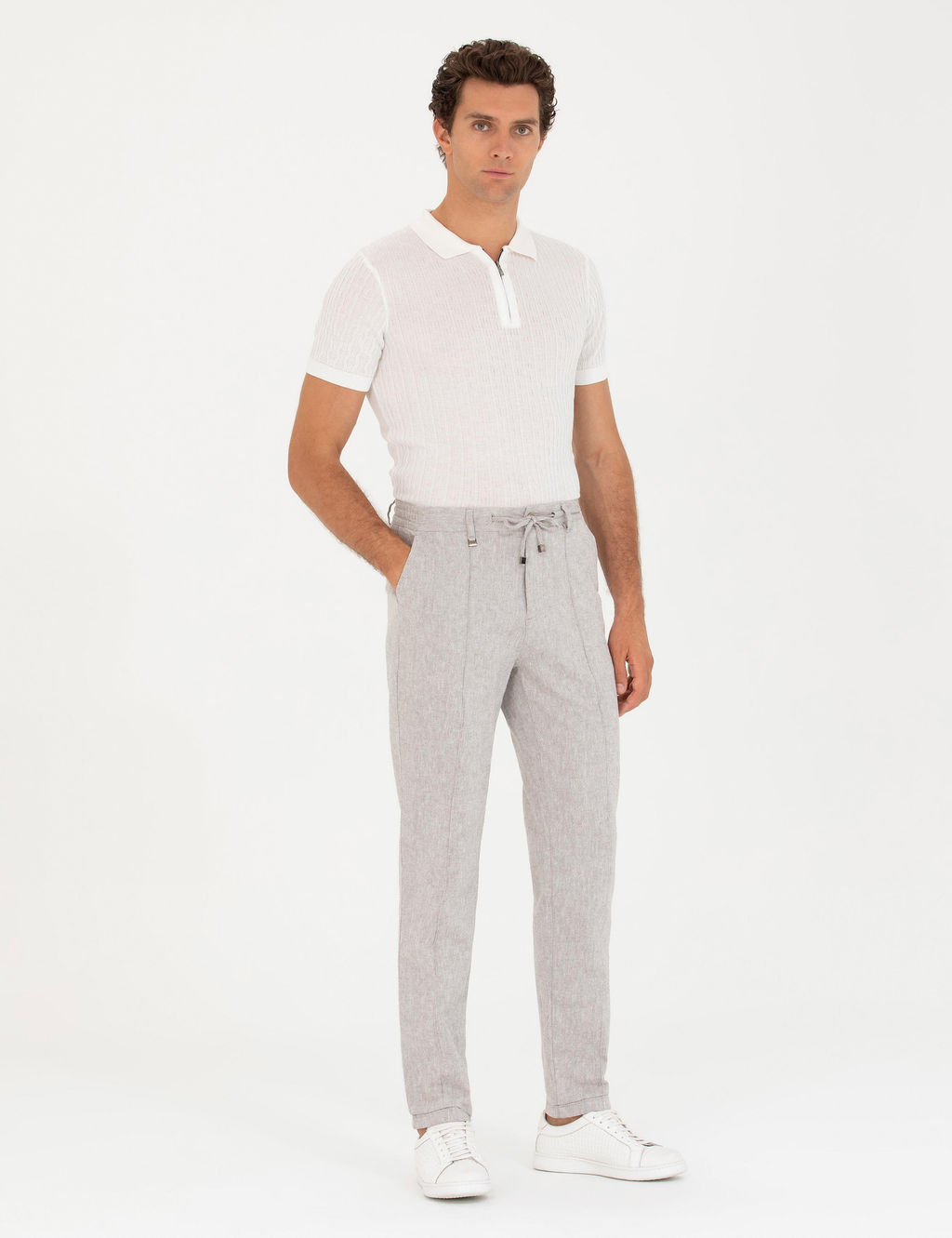 Белая приталенная трикотажная футболка с воротником-поло - Cacharel фото 4