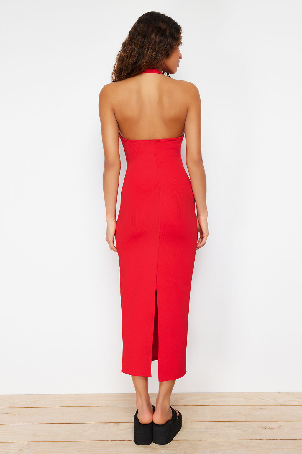 TRENDYOLMILLA Murdum Vucuda Oturan Kare Yaka Fitilli Esnek Orme Maxi Kalem Elbise TWOSS24EL00590  фото 18