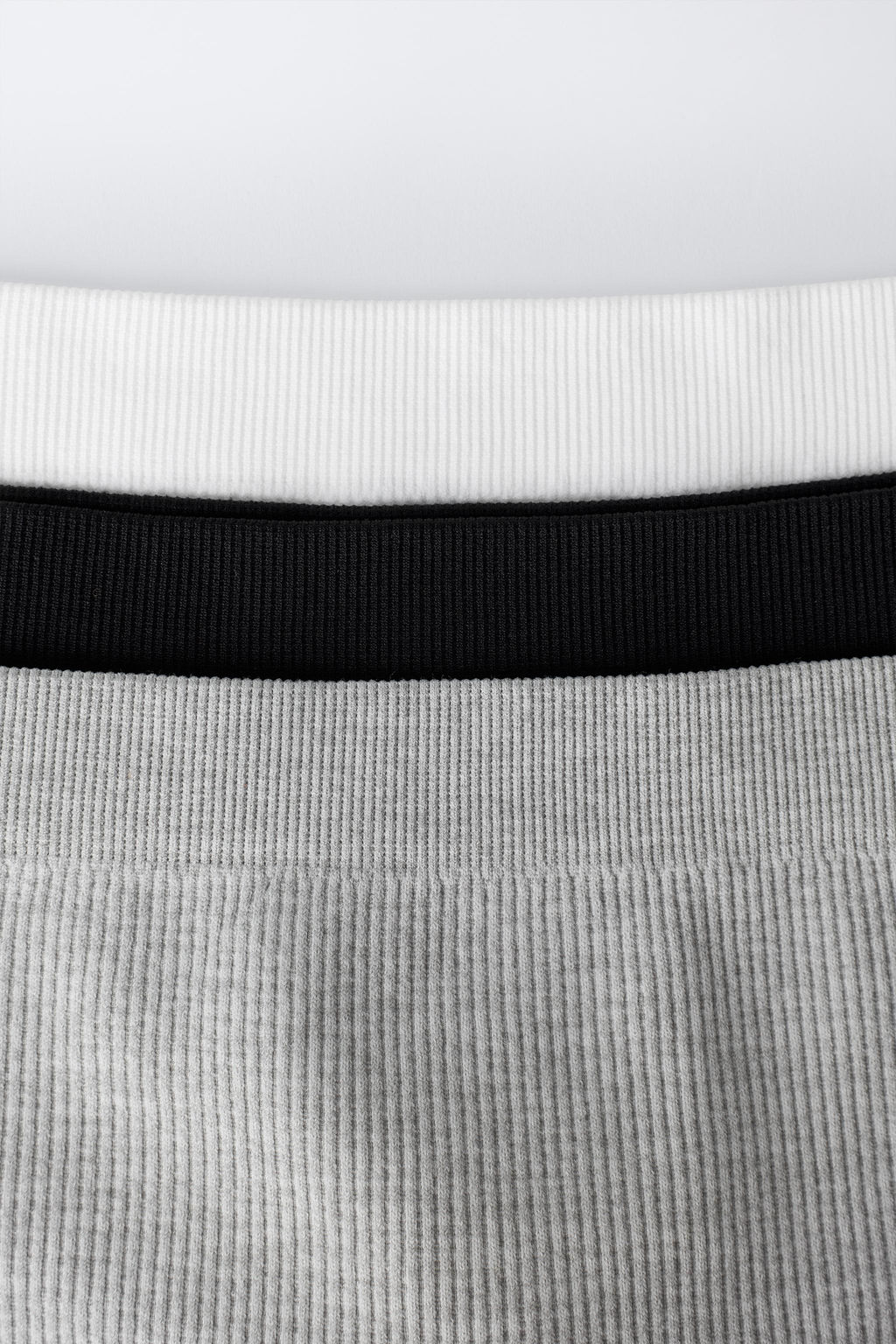 8-14 A?OS/ PACK TRES CULOTTE SEAMLESS / Blanco / Negro - Zara фото 2