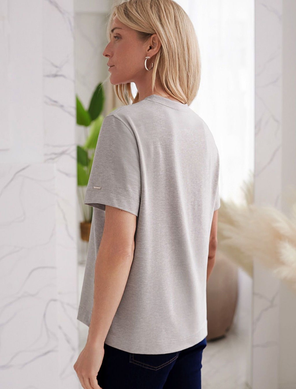 Футболка из премиального хлопка с авторским принтом