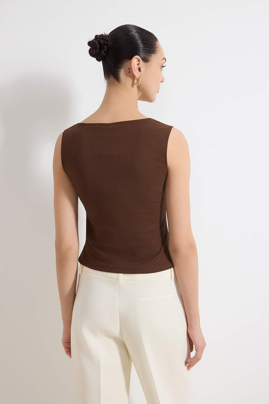 Kahverengi Fitted/Vucuda Oturan Kruvaze Kolsuz Buzgulu Scuba Krep Orme Bluz TWOSS26BZ00063 - Trendyolmilla фото 4