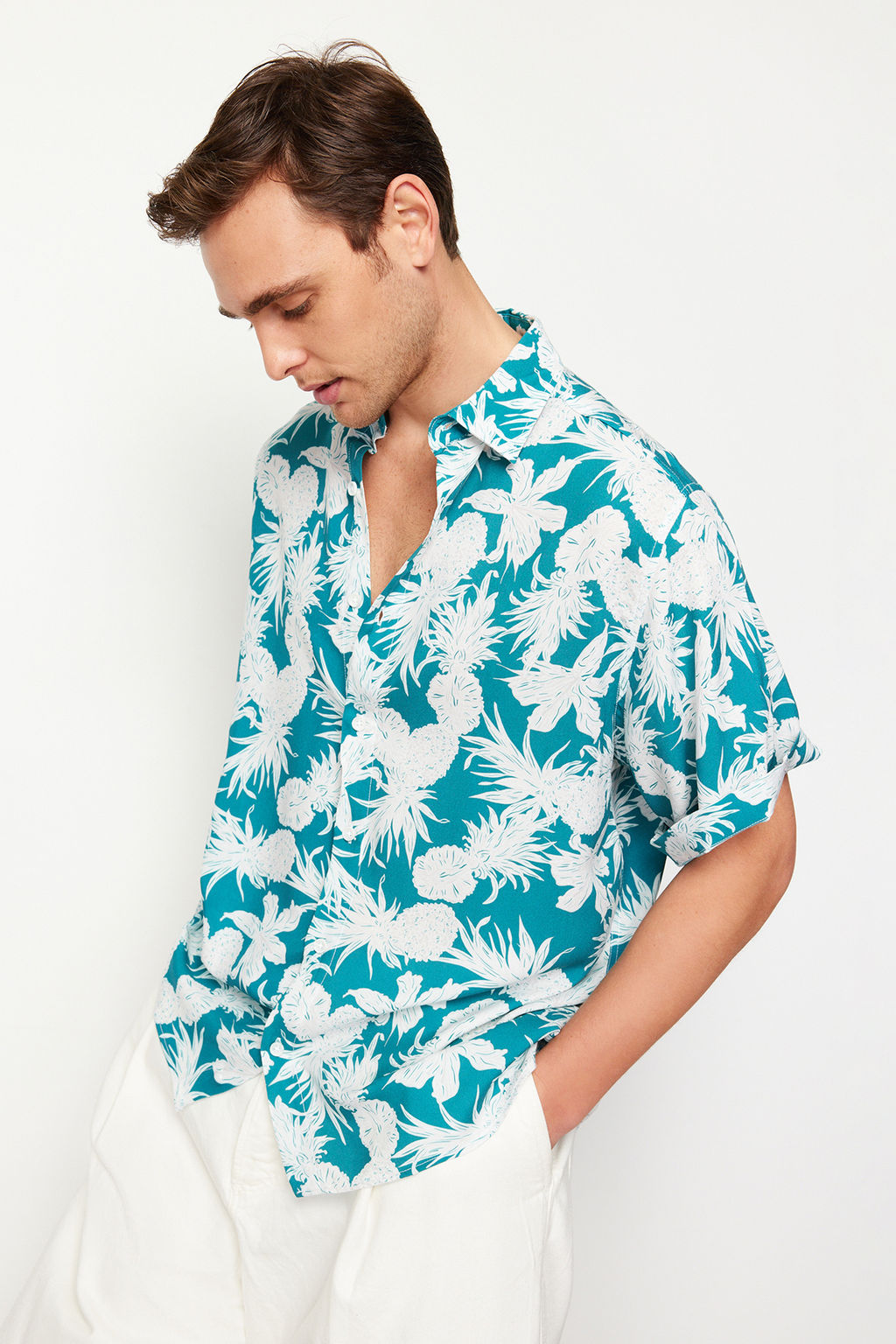 Mavi Unisex Oversize Fit Ananas Bask?l? %100 Viskon K?sa Kollu Salas Yazl?k Gomlek TMNSS24GO00041 - Trendyolmilla фото 2