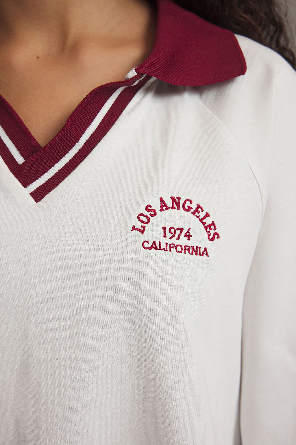 TRENDYOLMILLA Ekru Triko Bant Detayl? Nak?sl? Overize/Genis Kal?p Orme T-Shirt TWOSS25TS00100 фото 3