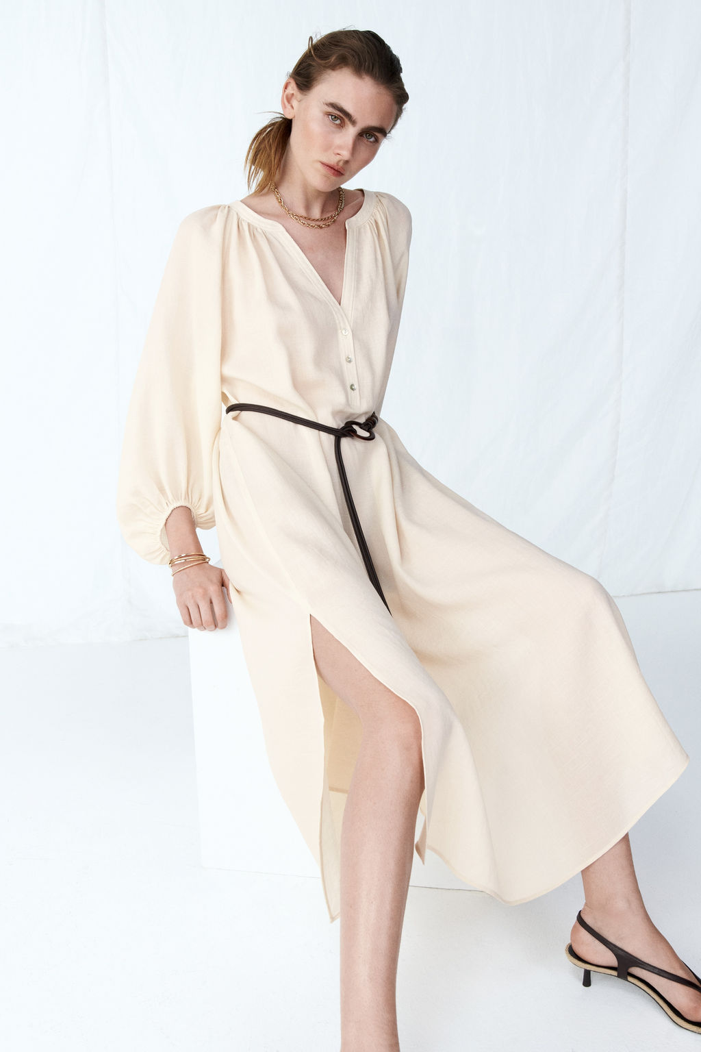 Vestido oversize con cintur?n de anudar - H&m фото 2