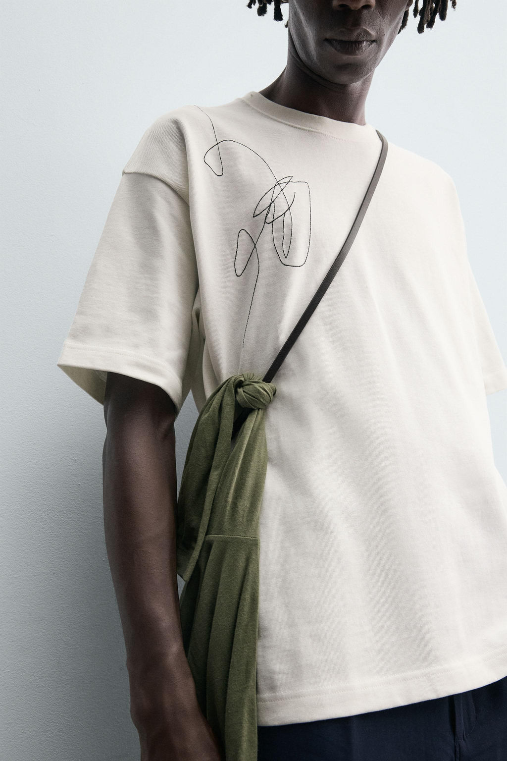 EMBROIDERED PHOTOGRAPHIC PRINT T-SHIRT