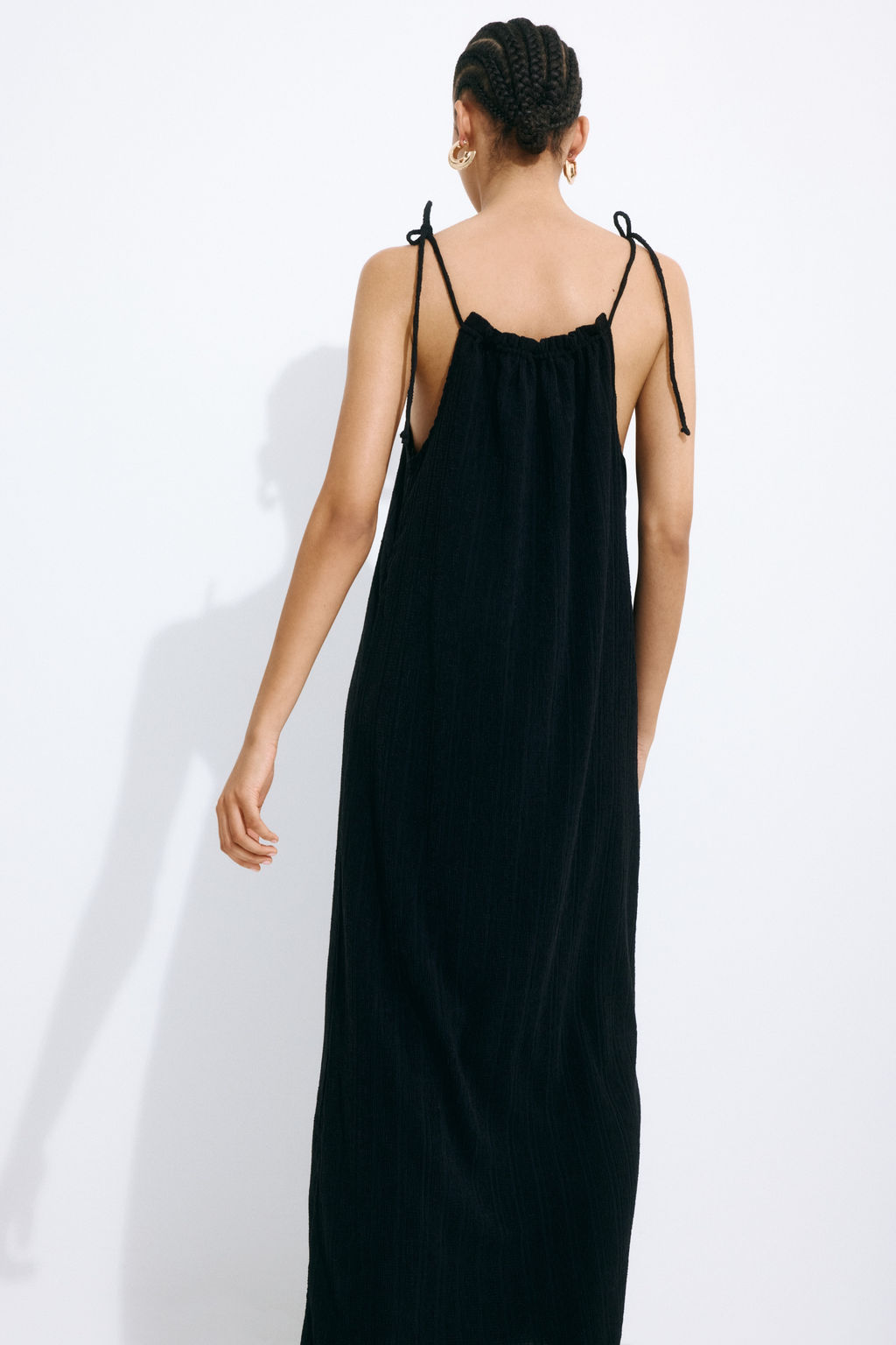 Vestido efecto arrugado con tirantes de lazo - H&m фото 8