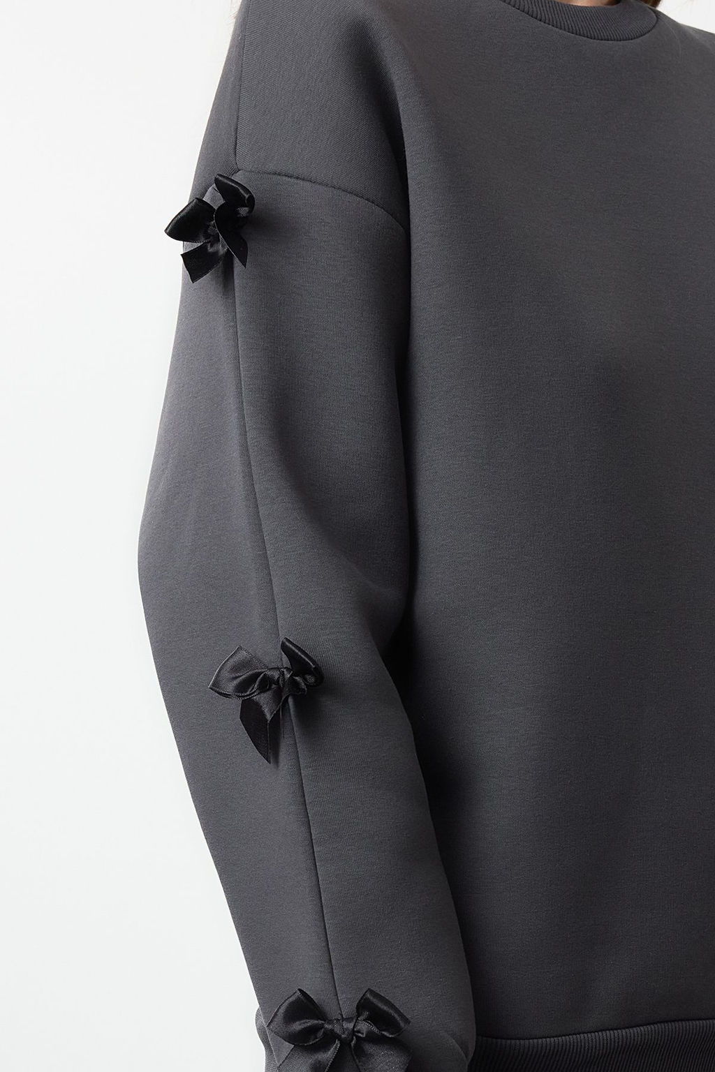 Antrasit Fiyonk Detayl? Oversize/Genis Kal?p Kal?n Ici Polarl? Orme Sweatshirt TWOAW25SW00249
