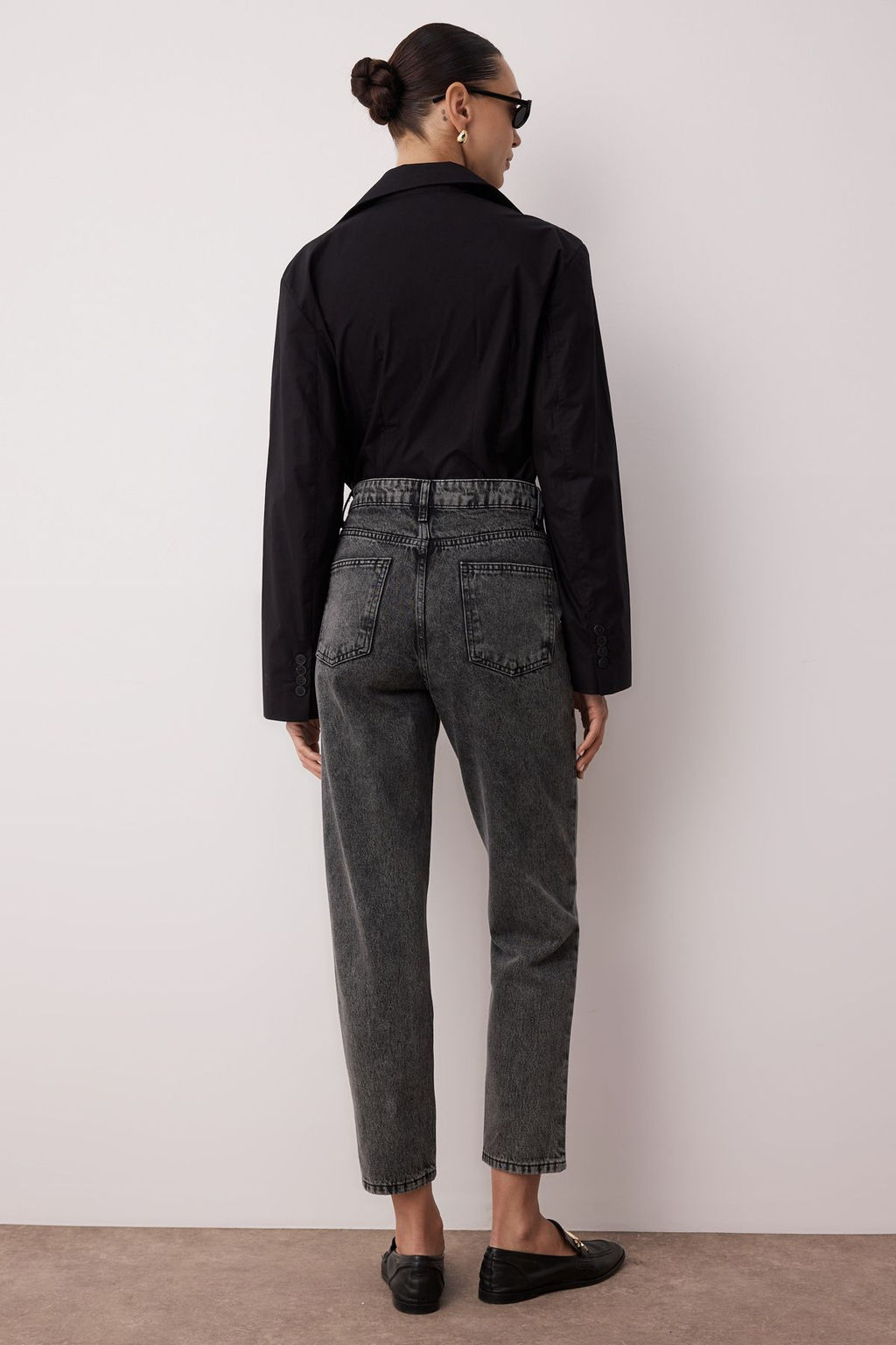 Siyah Yuksek Bel Mom Jeans TWOSS23JE00067 - Trendyolmilla фото 4