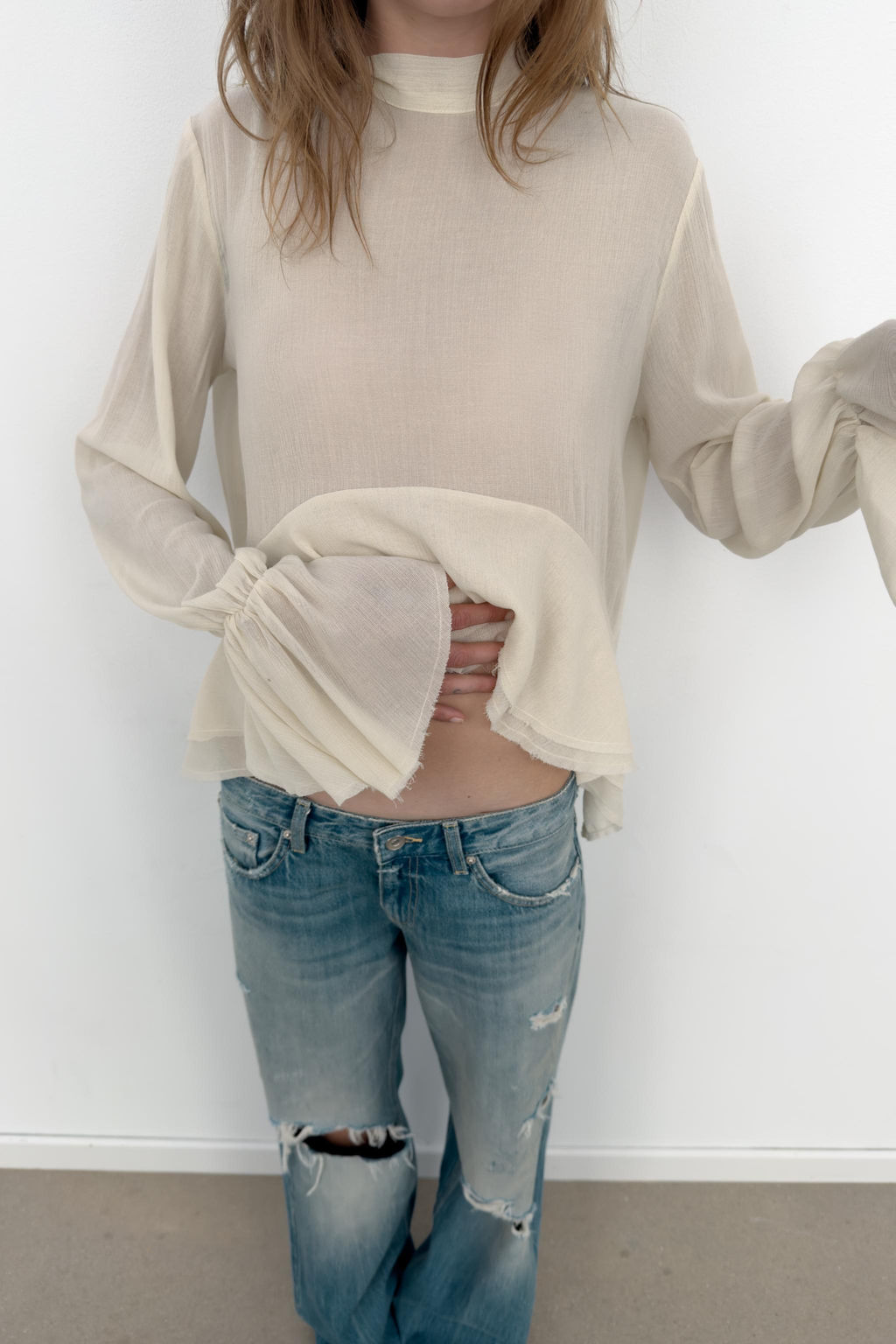 TOP SEMITRANSPARENTE VOLANTES / Crudo - Zara фото 3