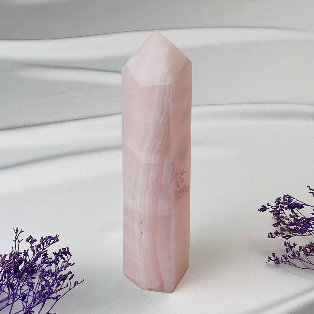 Кристалл из розового Кальцита