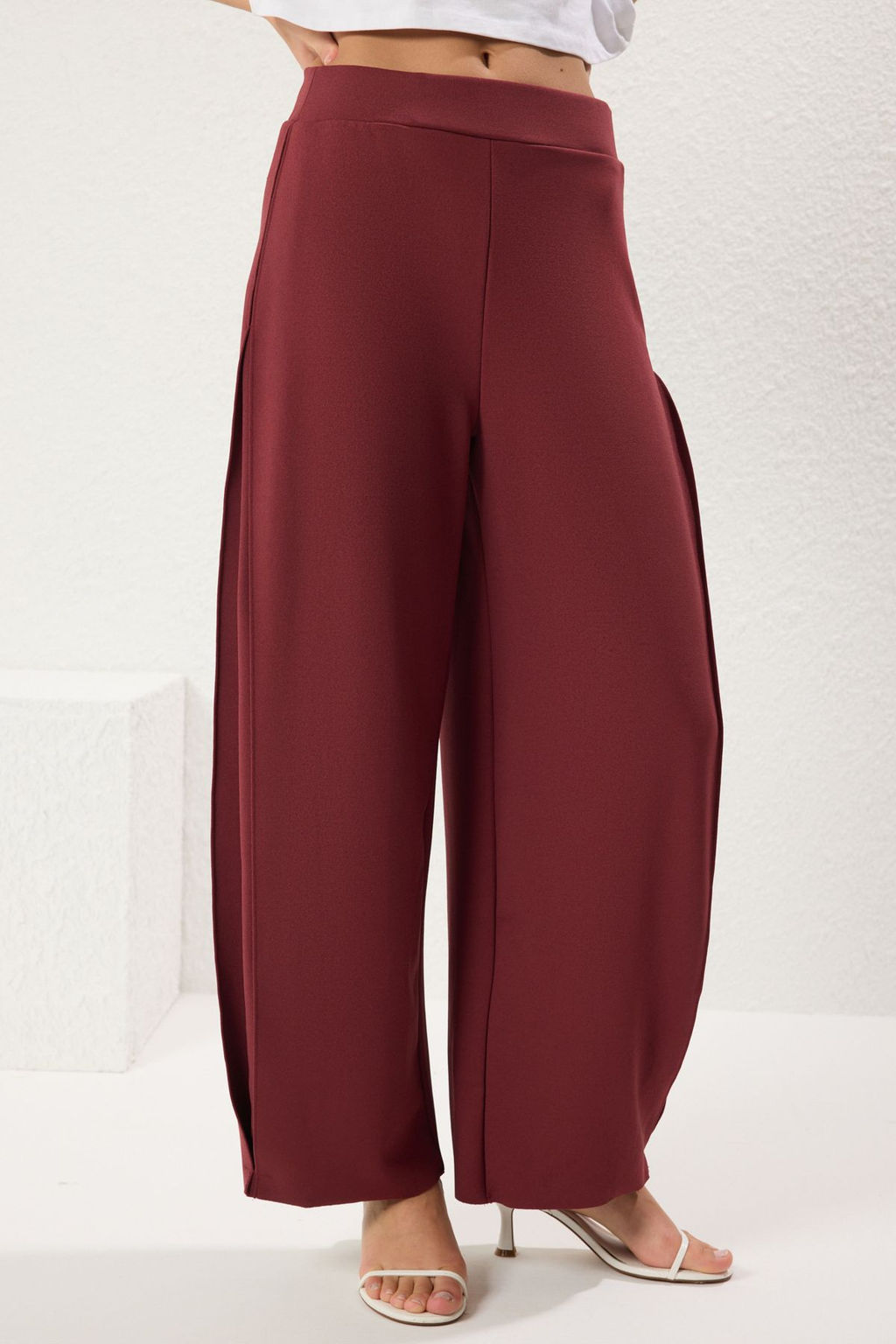 Bordo Yanlar? Pileli Yuksek Bel Esnek Orme Pantolon TWOSS25PL00054
