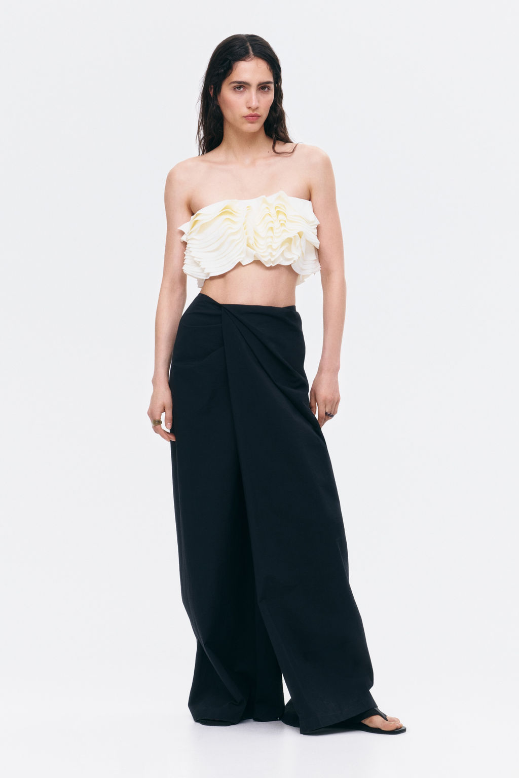 Crop top bandeau con volantes - H&m фото 2