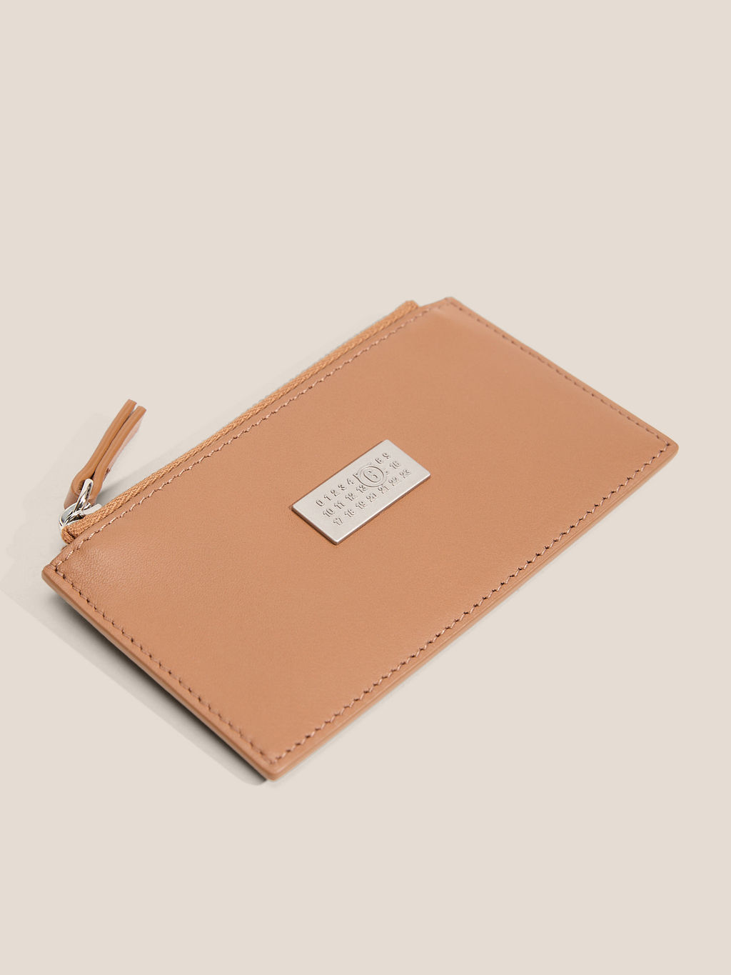 Картхолдер MM6 MAISON MARGIELA NUMERIC BIFOLD WALLET Артикул 4664297, бежево-коричневый
