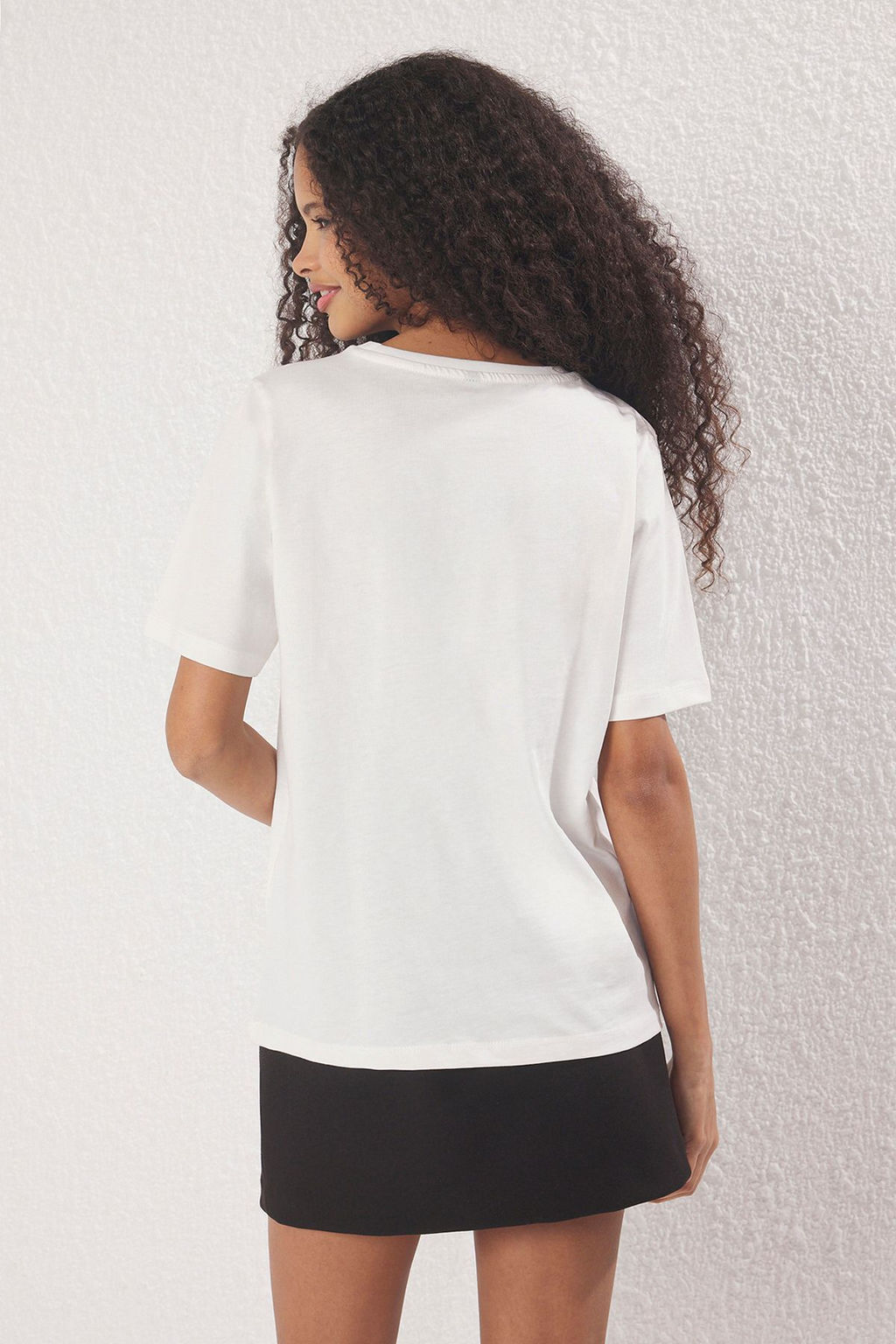 TRENDYOLMILLA Siyah %100 Pamuk Regular/Normal Kal?p Cicek Nak?sl? Orme T-Shirt TWOSS25TS00028 фото 4